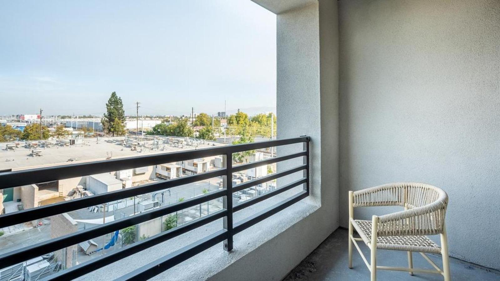 Landing - Modern Apartment With Amazing Amenities San Jose Exterior photo